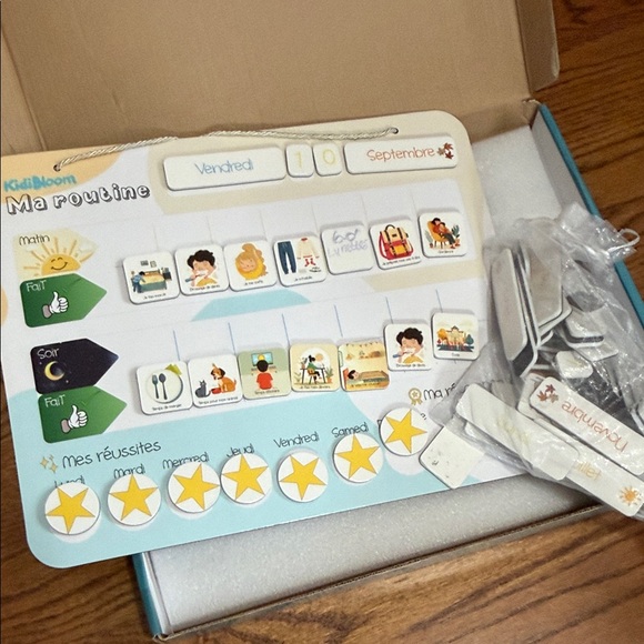 French Educational Routine Calendar - Blue - Picture 3 of 6